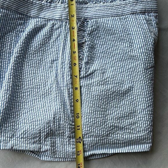J.Crew Seersucker Pinstripe Shorts Sz 4 Ruffles - Picture 8 of 8